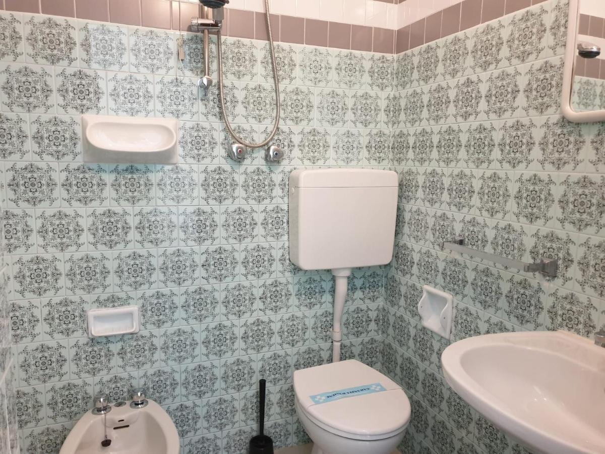 Hotel Baden Baden Римини Екстериор снимка