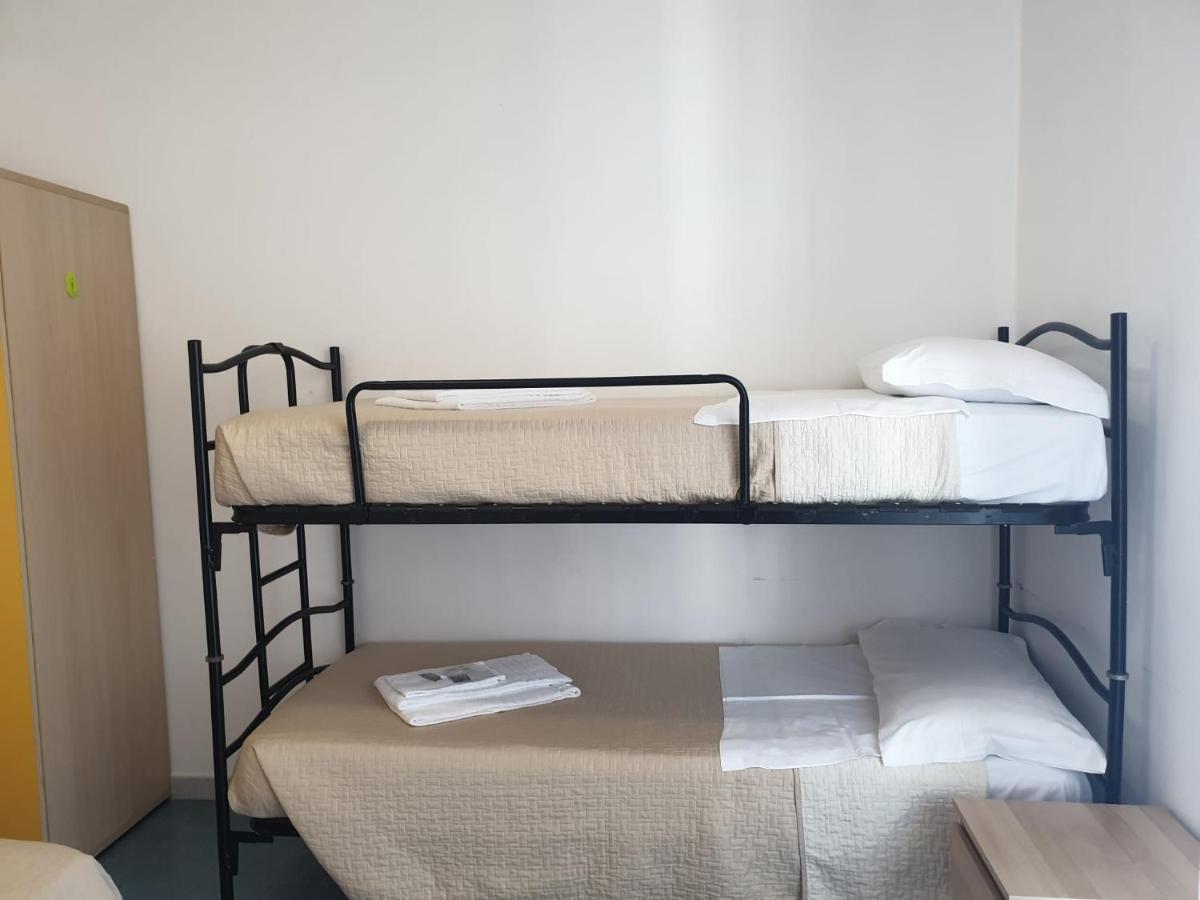 Hotel Baden Baden Римини Екстериор снимка